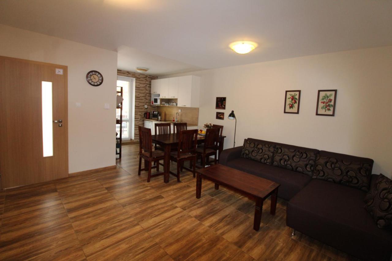 Apartman Baska Velky Slavkov Exterior photo